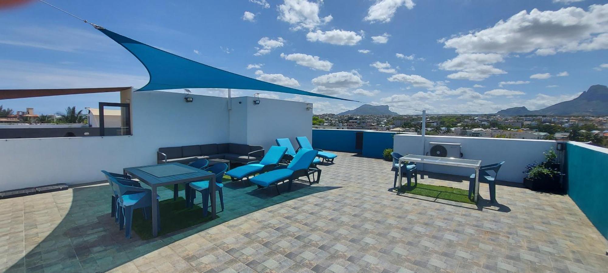Flic en Flac Beach Penthouse Exterior foto