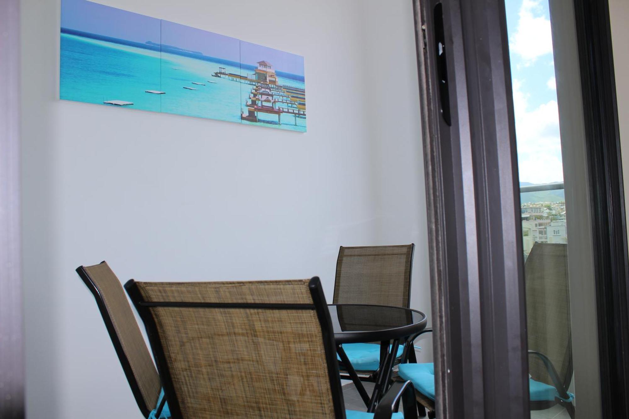 Flic en Flac Beach Penthouse Exterior foto